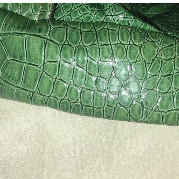 George Green Snake Print Handbag 👜 - Picture 5 of 7